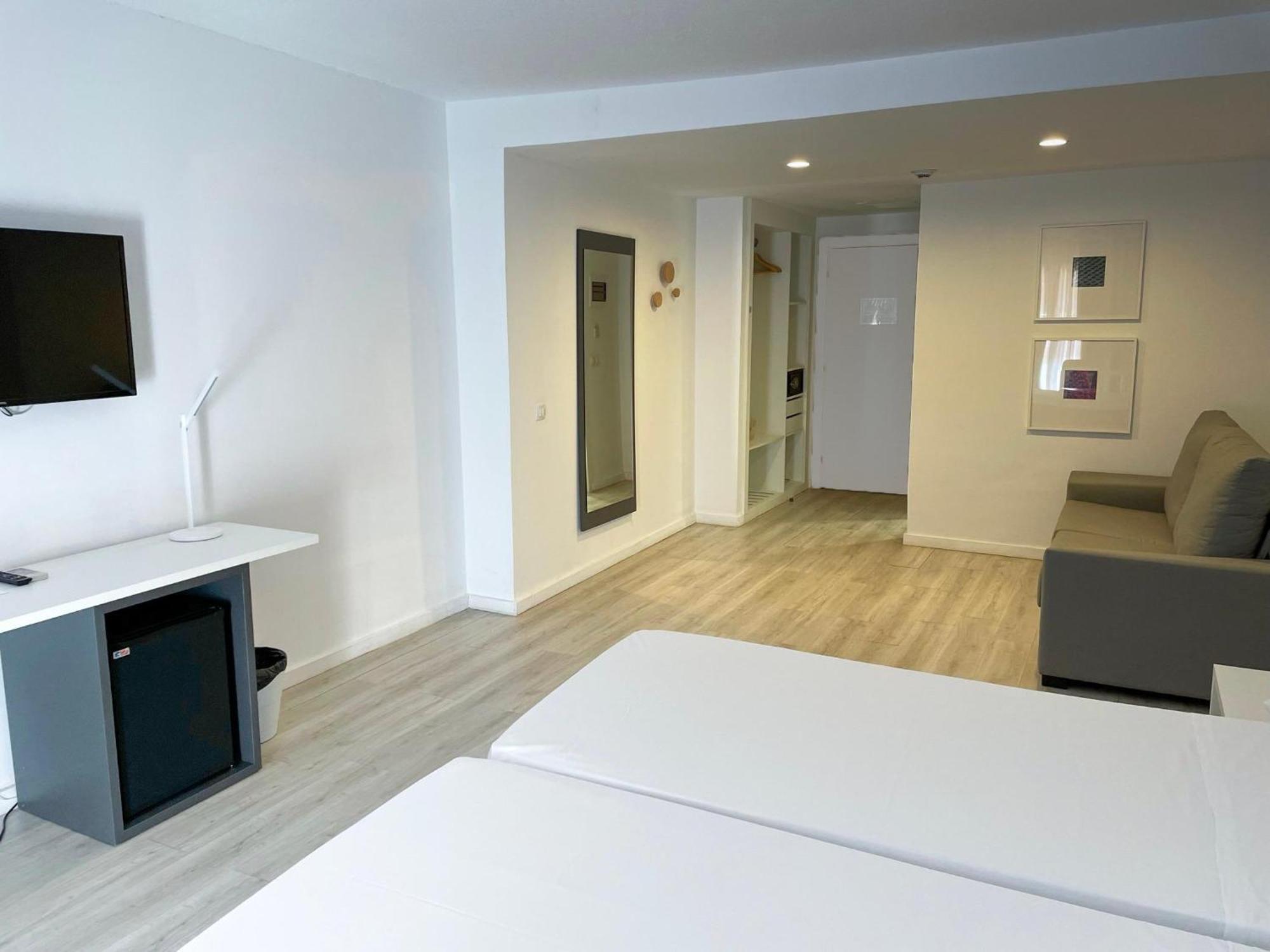 Junior Suite,1758302469:JPEG