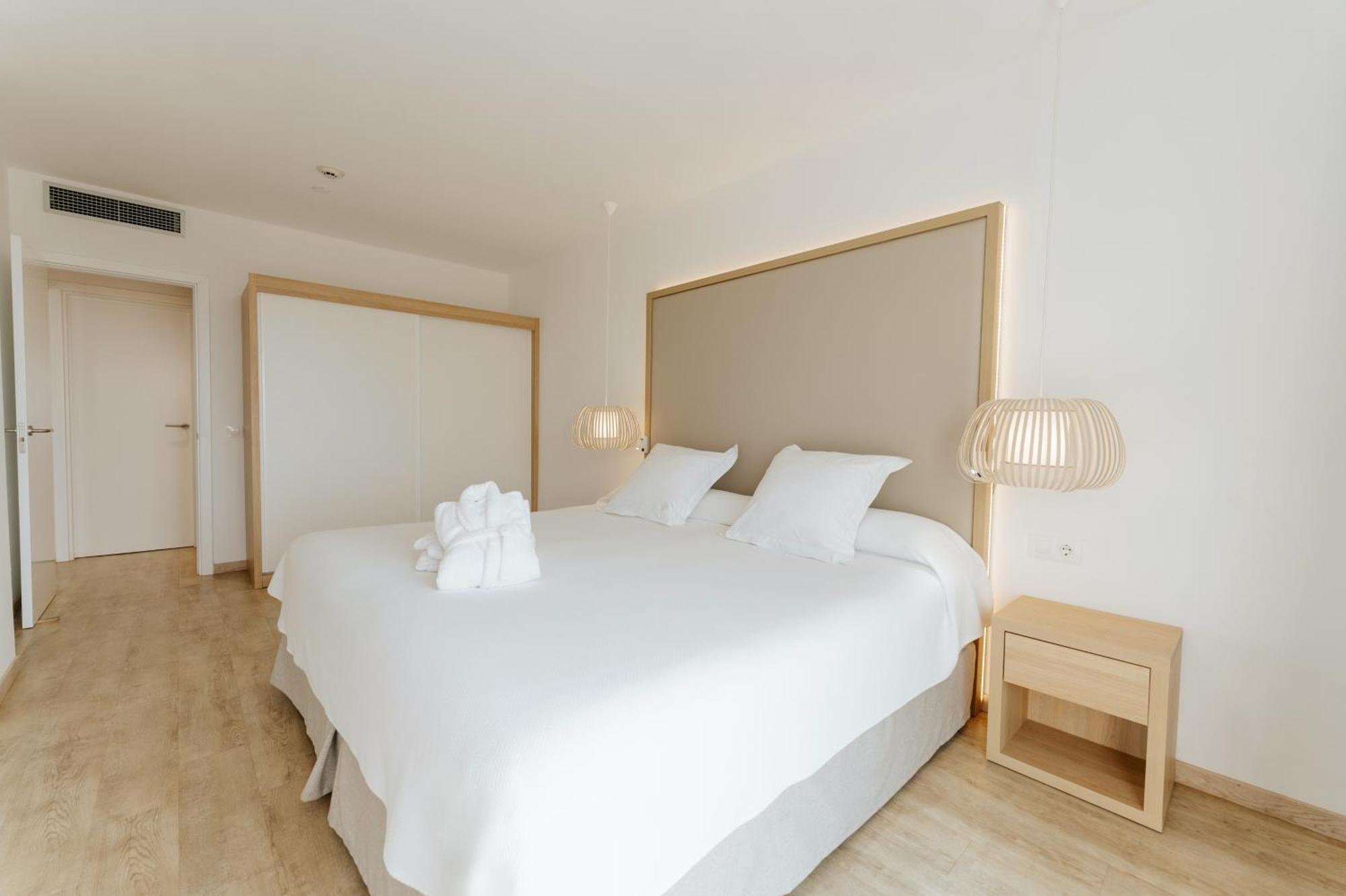Double or Twin Room Sea View