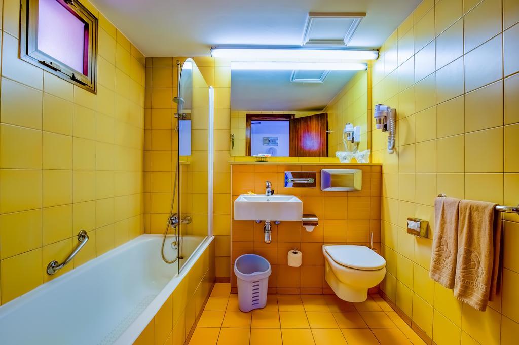 Double Room with Sea View (2 Adults + 1 Child),1272430870:JPEG