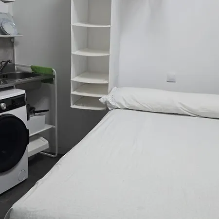 ALBERGUE CRISTINA habitaciones con baño privado y mini cocina-3